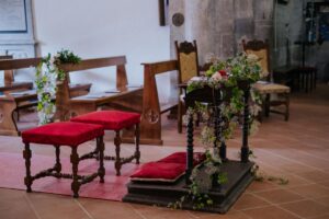 Decorazioni inginocchiatoio sposi | organizzatrice eventi Siena Toscana
